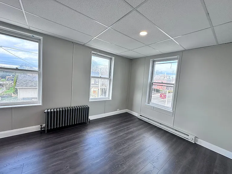 302-308 W Main St — Photo 11