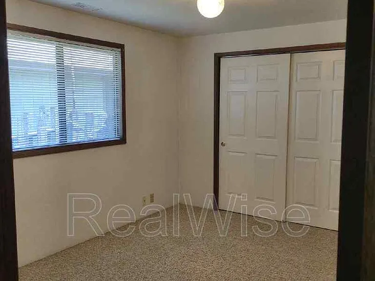 1132 NE Barager Ave — Photo 14