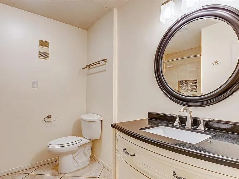 7350 Kirby Dr #5 — Photo 13