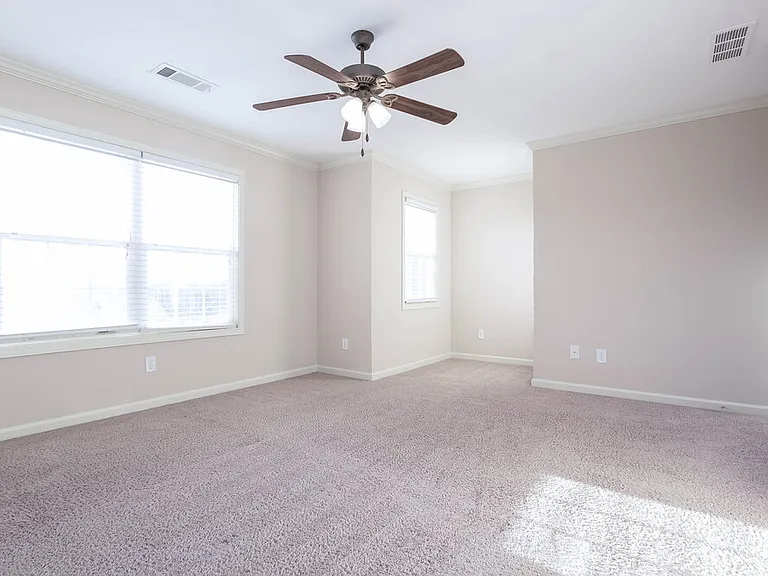 537 Pringle Dr — Photo 6
