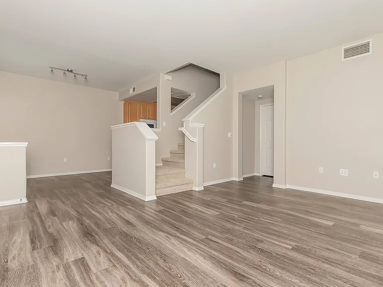 Laurel Canyon Apartment Homes — Photo 47