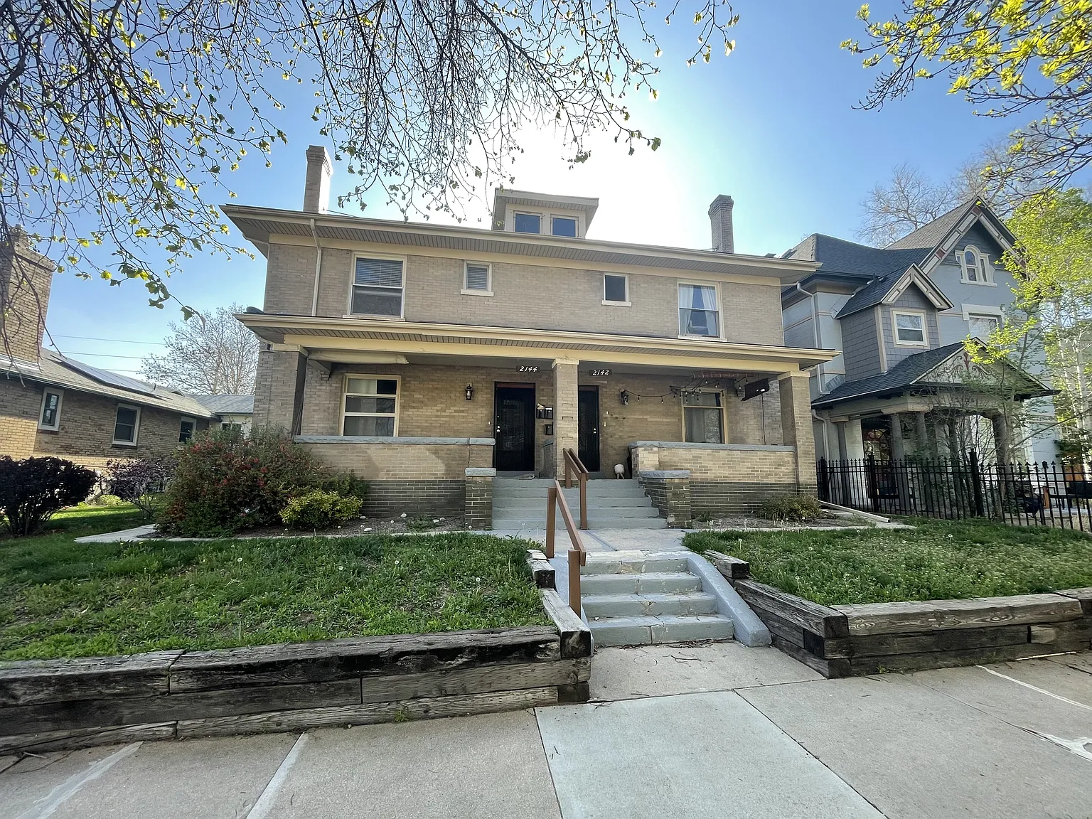 2 bed, 700 sqft, $1,300 — Photo 1