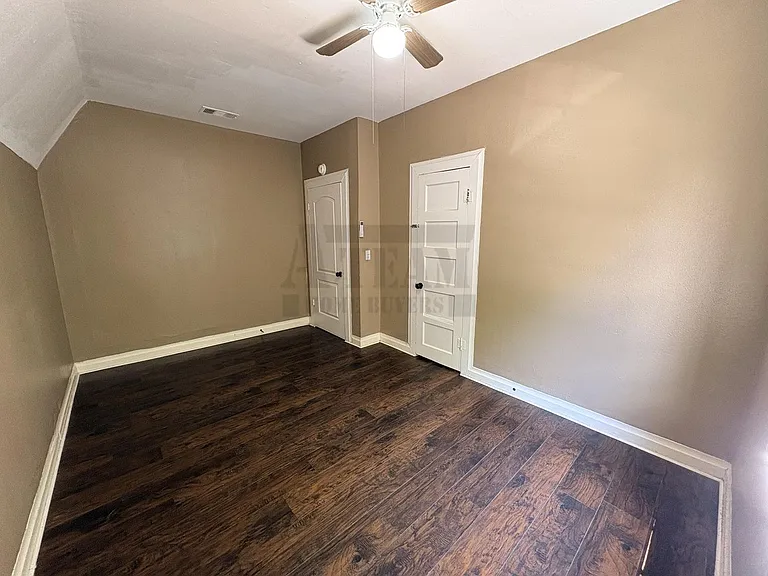 625 York St — Photo 13