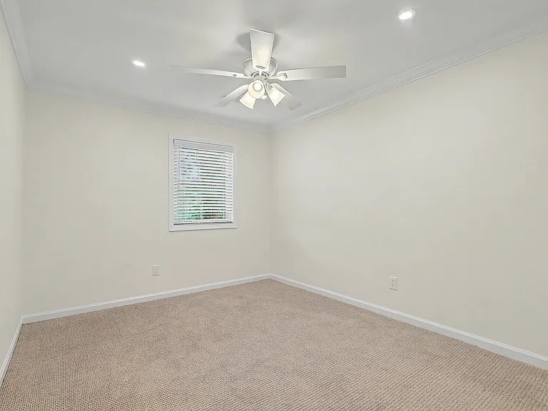 958 Myrtle Ct — Photo 14