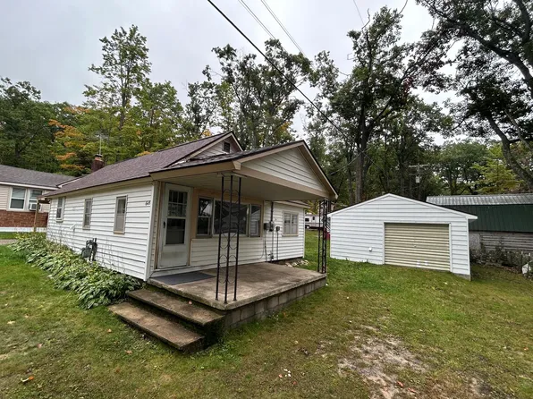 645 Sharon St, Gaylord, MI 49735
