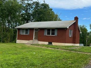 61 Hickory Ln, Quakertown, PA 18951