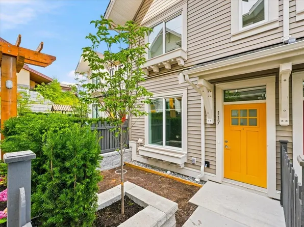 1301 Brewster Dr #117, Coquitlam, BC V3B 8G1