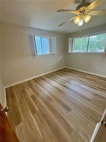 128 Phyllis Ct — Photo 14