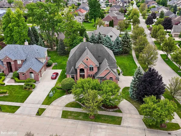 12954 Blue Lakes Cir, Shelby Township, MI 48315
