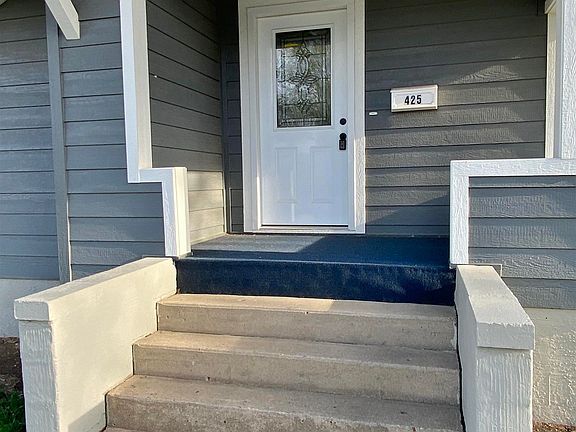 4th image of 425 3rd St NW