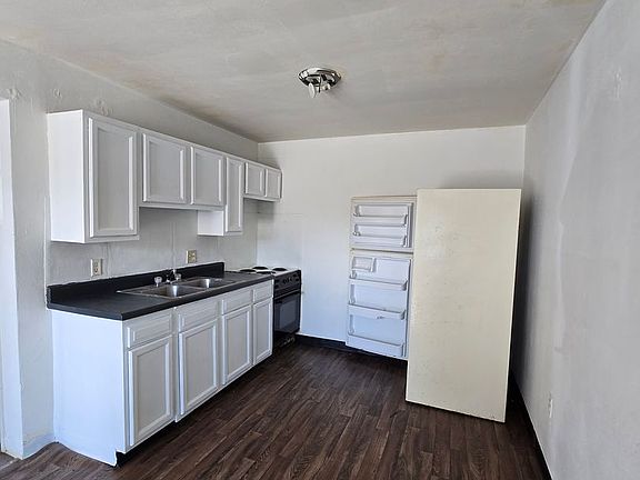 5th image of 123 Nancy Ave #212