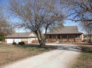 4414 Meadowbrook Ln, Winfield, KS 67156