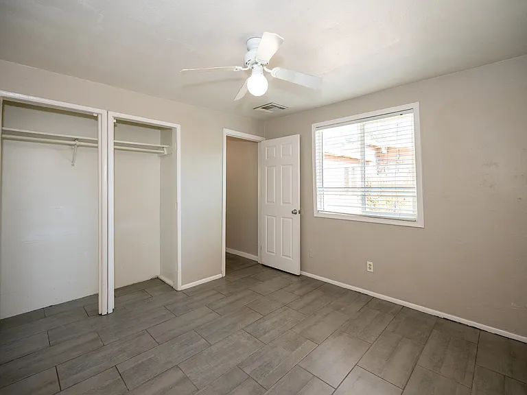 810 E Linden St — Photo 10