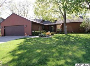 4 Hackberry Rd, Mason City, IA 50401