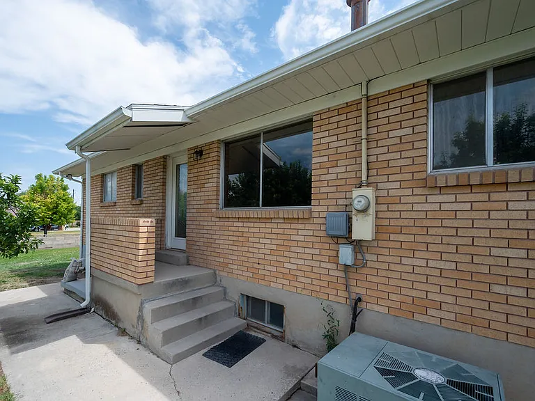 11044 S Temple Dr — Photo 30