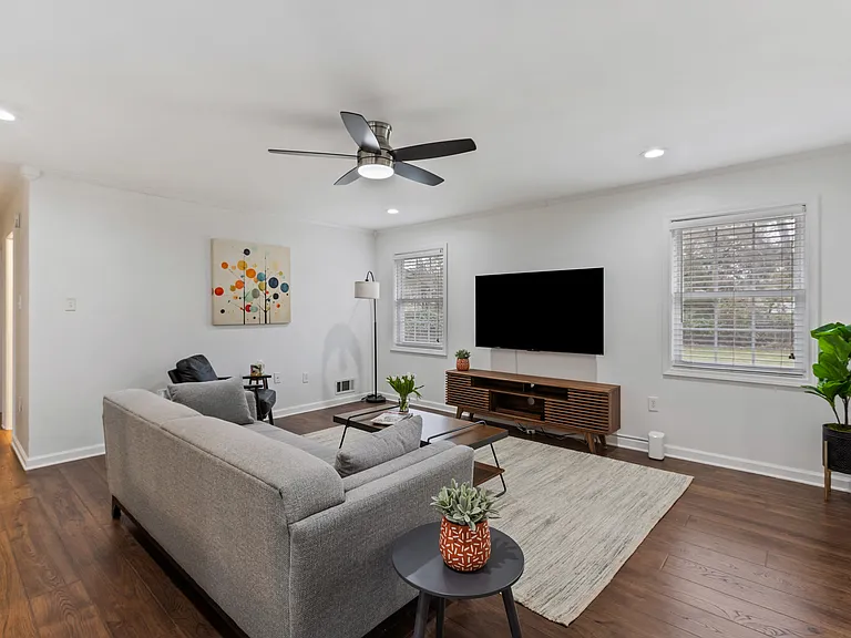 Aspenhill Dr — Photo 6