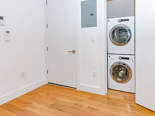 Rented by Artifex | media 13