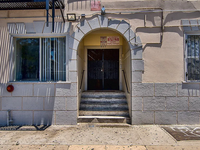 Arthur Emery Apartments — Photo 37