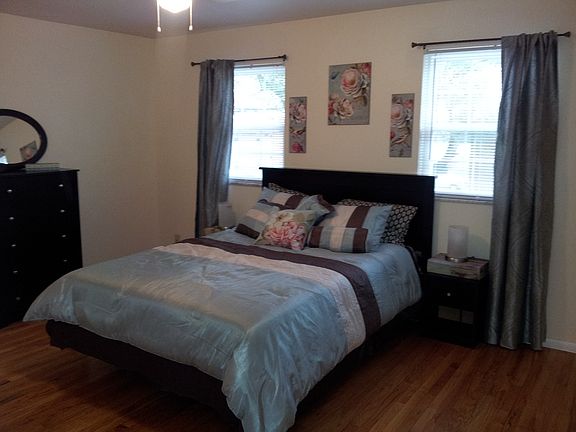 3rd image of 3592 Rand Sq E APT B