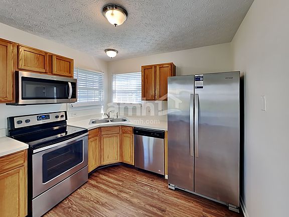 3rd image of 1264 Village Dr