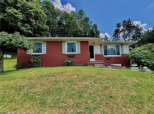 1759 Buena Vista Dr, Coshocton, OH 43812