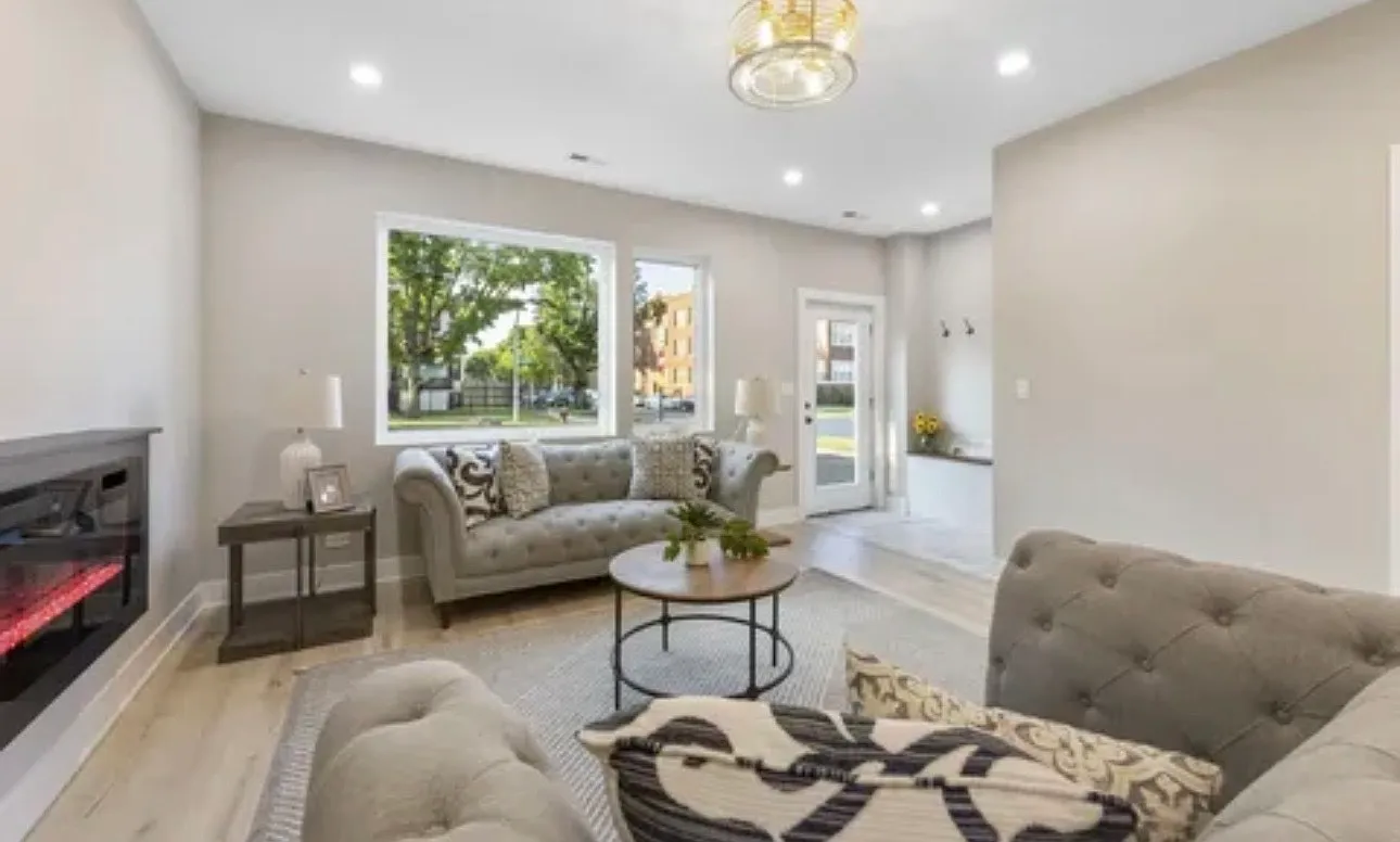 3 bed, 2.5 bath, 2200 sqft, $4,300 — Photo 2