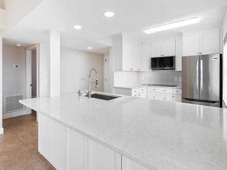 1060 Lake Shore Dr #201 — Photo 18