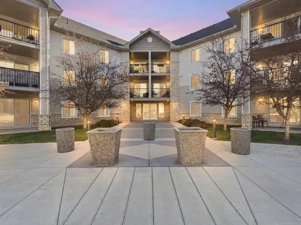 2371 E Eversyde Ave SW #2320, Calgary, AB T2Y 5B8