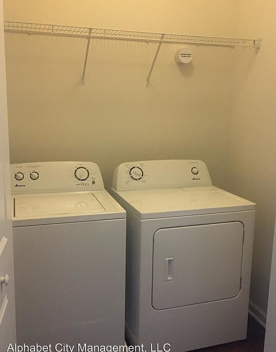 2nd image of 3601-3607 Butler St #3607
