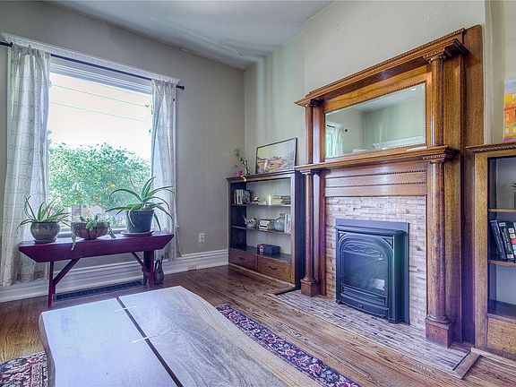 3rd image of 135 W Bayaud Ave