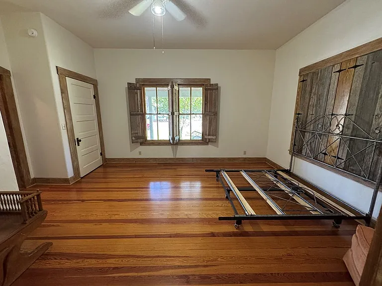 509 W Creek St — Photo 21