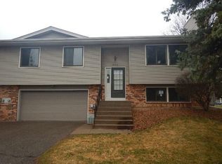 920 Lawnview Ave, Shoreview, MN 55126