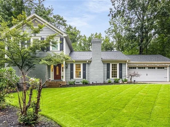 465 Sassafras Ln, Roswell, GA 30076