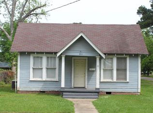 720 E 1st St, Hope, AR 71801
