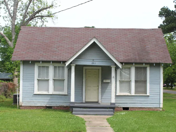 720 E 1st St, Hope, AR 71801