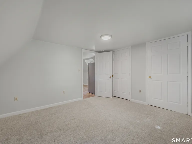 17 Sylvester St — Photo 18