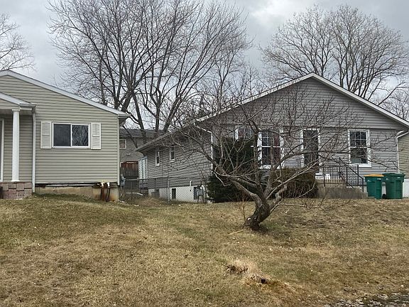 3rd image of 1218 Beverly Dr