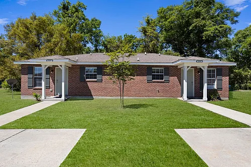 233 Palmetto Ln #B Photo 1
