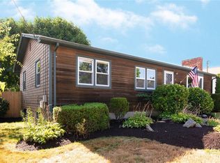 12 Topeka St, Cranston, RI 02920