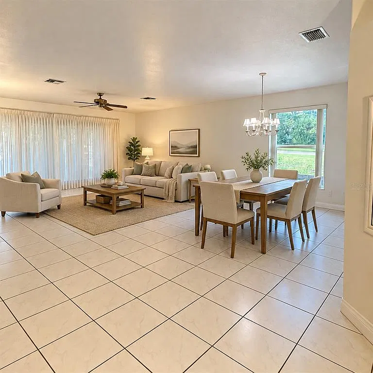 3 bed, 2.0 bath, 2056 sqft, $4,000 — Photo 3
