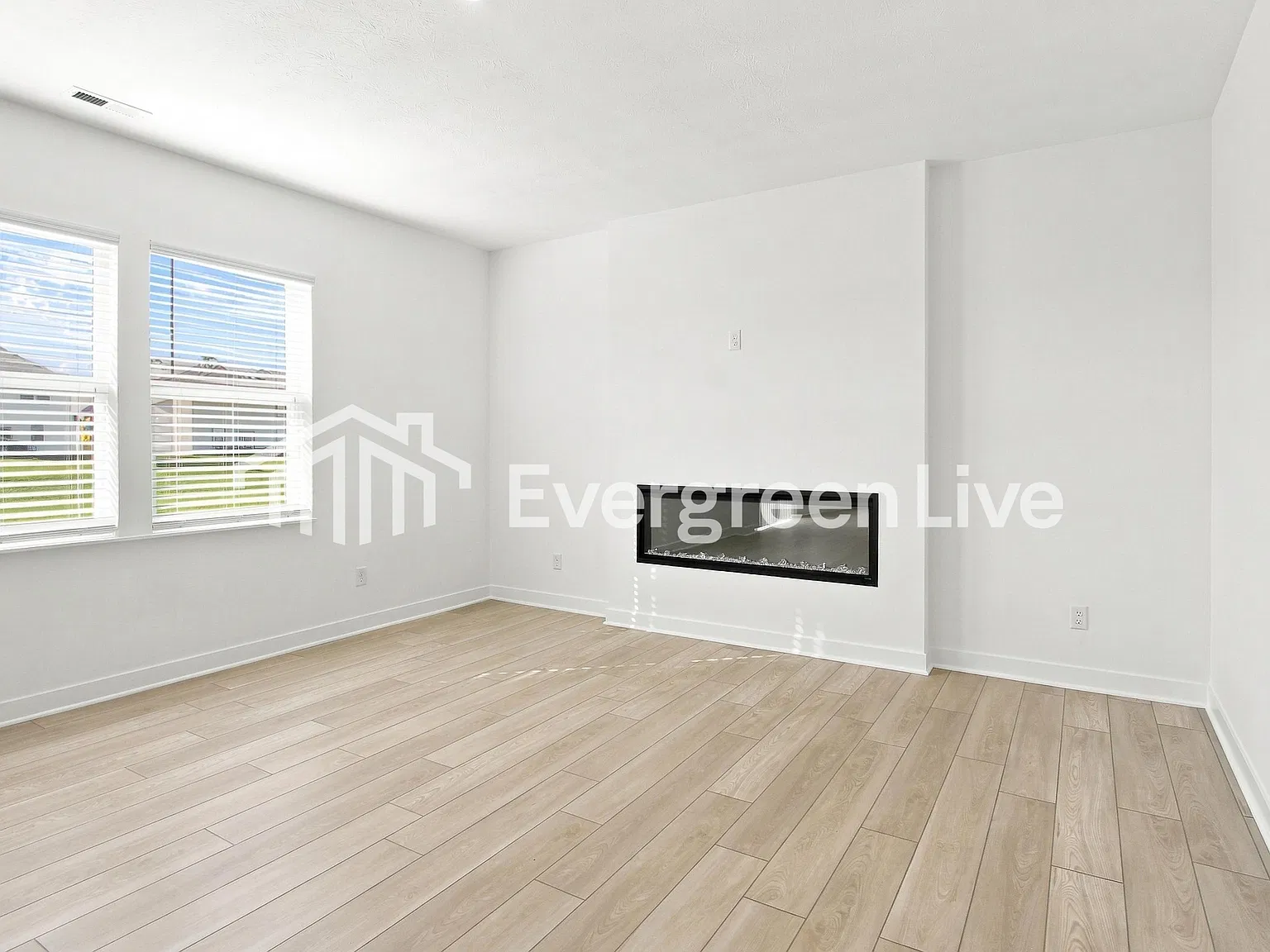 5 bed, 3.0 bath, 2736 sqft, $2,230 — Photo 4