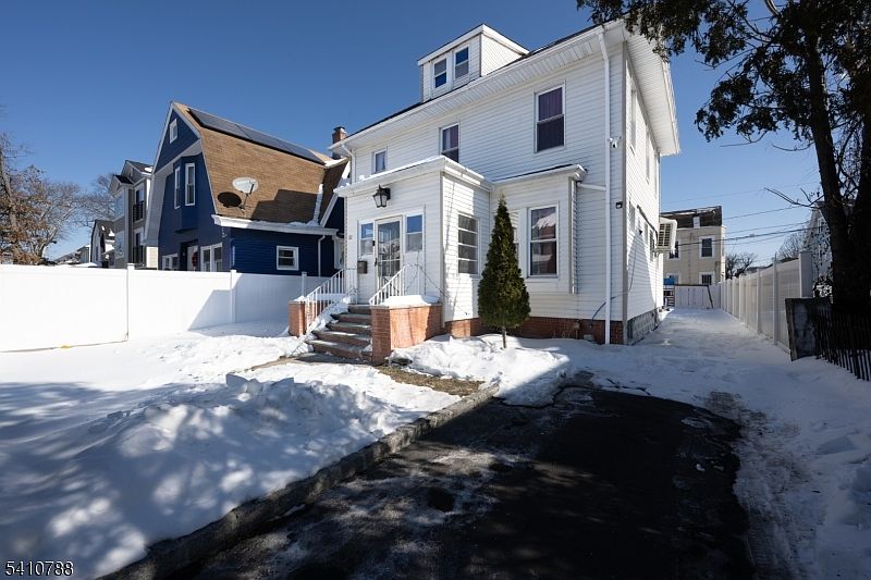 1st image of 32 Newfield St