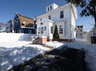 32 Newfield St, East Orange City, NJ 07017