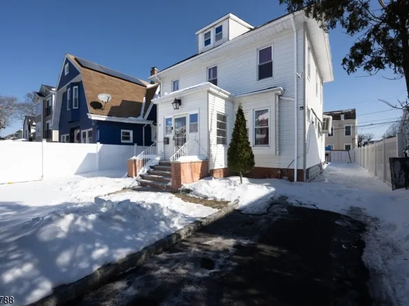 32 Newfield St, East Orange City, NJ 07017