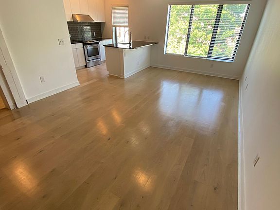 2nd image of 418 N 25th St