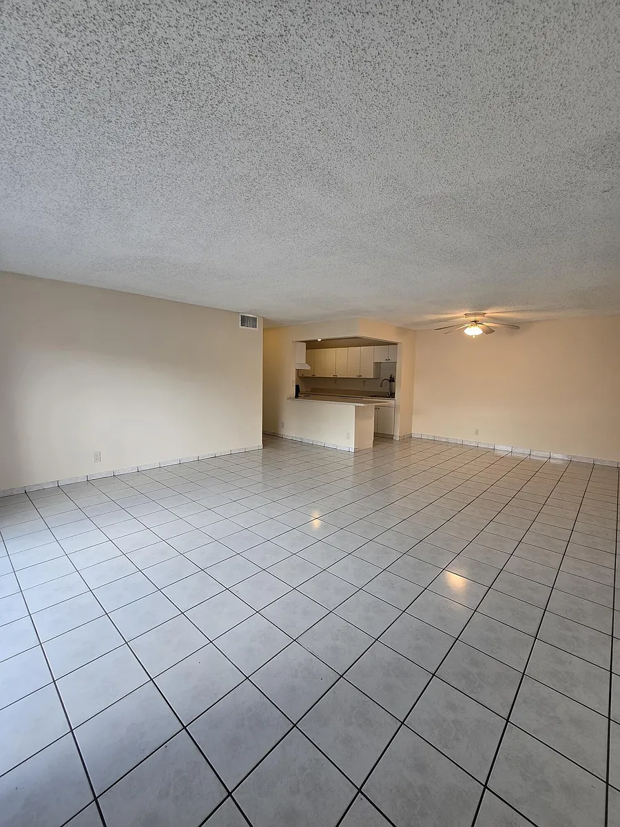 Building Photo - 11604 NW 29th Ct #2-C