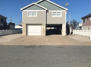 117 W 7th St, Ship Bottom, NJ 08008