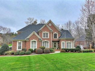 2699 Landing Pointe Dr, Lake Wylie, SC 29710