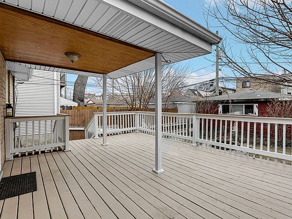 2nd image of 2849 W Fletcher St