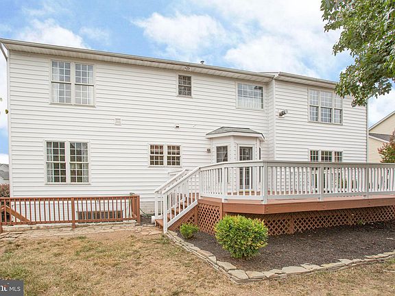 4th image of 24 Bush Hill Ct